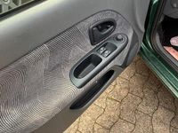 Gebraucht Renault Clio II 98 PS (72 kW) 2000 Grün Kleinwagen