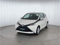 Gebraucht Toyota Aygo X-play 69 PS (50 kW) 2018 Weiß Kleinwagen