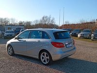 Gebraucht Mercedes B180 Edition 109 PS (80 kW) 2012 Silber Van / Kleinbus