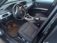 Gebraucht BMW 320 Sport Line 163 PS (119 kW) 2011 Kombi
