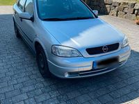Używany Opel Astra 101 KM (74 kW) 2002 Srebrny Sedan/Limuzyna