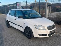 Gebraucht Skoda Fabia 60 PS (44 kW) 2010 Weiß Limousine