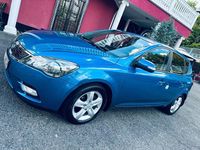 Gebraucht Kia Ceed 128 PS (94 kW) 2012 Blau Kleinwagen