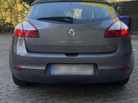 Gebraucht Renault Mégane Dynamique 106 PS (77 kW) 2010 Silber Limousine