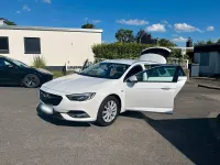 Usata Opel Insignia Exklusiv 165 CV (121 kW) 2017 Bianco Station wagon