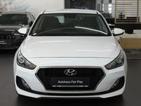 Gebraucht Hyundai i30 Pure 99 PS (72 kW) 2018 Polar white / sol Limousine