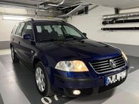 Usata VW Passat 131 CV (96 kW) 2001 Blu Station wagon