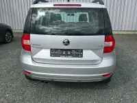 Używany Skoda Yeti 110 KM (80 kW) 2015 Srebrny SUV