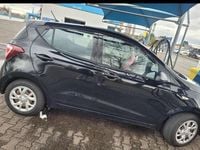 Gebraucht Hyundai i10 Intro Edition 65 PS (47 kW) 2016 Schwarz Kleinwagen