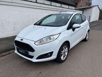 Gebraucht Ford Fiesta 60 PS (44 kW) 2016 Weiß Kleinwagen