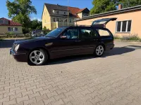 Gebraucht Mercedes E200 163 PS (119 kW) 2002 Schwarz Kombi