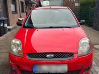 Gebraucht Ford Fiesta 80 PS (58 kW) 2005 Rot Kleinwagen