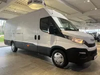 Second-hand Iveco Daily 156 CP (114 kW) 2016 Alb Monovolum