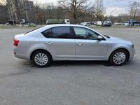 Gebraucht Skoda Octavia Ambition 150 PS (110 kW) 2015 Grau Kleinwagen