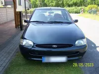 Gebraucht Ford Escort 90 PS (66 kW) 1996 Grün Limousine