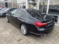 gebraucht BMW 750 d xDrive *HeadUp*Kamera*360°*SHZ*Navi*Leder*