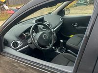 Gebraucht Renault Clio GrandTour 103 PS (75 kW) 2011 Schwarz Kombi