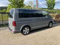 Gebraucht VW Multivan 150 PS (110 kW) 2022 Grau Van / Kleinbus