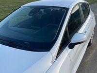 Gebraucht Ford Fiesta Trend 86 PS (63 kW) 2018 Weiß Kleinwagen