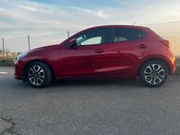 Gebraucht Mazda 2 Edition 90 PS (66 kW) 2015 Rot Kleinwagen