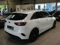 Gebraucht Kia Ceed Vision 140 PS (102 kW) 2020 Casa white Kleinwagen