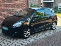 Gebraucht Mitsubishi Space Star 82 PS (60 kW) 2013 Schwarz Van / Kleinbus