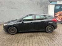 Gebraucht Ford Focus Trend 101 PS (74 kW) 2015 Schwarz Limousine