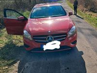 Gebraucht Mercedes A180 122 PS (89 kW) 2013 Rot Limousine