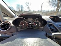 Gebraucht Ford Fiesta 80 PS (58 kW) 2013 Weiß Kleinwagen