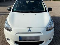 Gebraucht Mitsubishi Space Star Diamant Edition 71 PS (52 kW) 2015 Weiß Kleinwagen