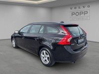 Gebraucht Volvo V60 Kinetic 152 PS (111 kW) 2015 Onyx black / metallic Kombi
