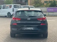 Gebraucht Hyundai i30 Trend 140 PS (102 kW) 2017 Schwarz Limousine