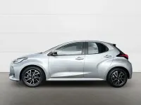 Gebraucht Toyota Yaris Basis 116 PS (85 kW) 2022 Shimmering silver metallic Kleinwagen