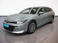 Gebraucht VW Passat Elegance 150 PS (110 kW) 2025 Oyster silver metallic Kombi