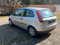 Gebraucht Ford Fiesta 69 PS (50 kW) 2003 Silber Kleinwagen