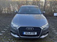 Gebraucht Audi A3 Basis 110 PS (80 kW) 2017 Grau Limousine