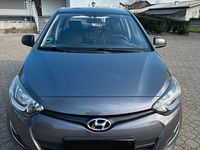 Gebraucht Hyundai i20 Edition 86 PS (63 kW) 2014 Grau Kleinwagen