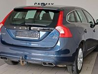 Gebraucht Volvo V60 Momentum 181 PS (133 kW) 2015 Blau Kombi