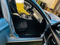 Gebraucht BMW 318 143 PS (105 kW) 2011 Silber Limousine