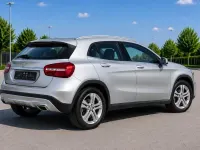 Gebraucht Mercedes GLA180 122 PS (89 kW) 2016 Silber SUV