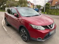 Gebraucht Nissan Qashqai Tekna 131 PS (96 kW) 2016 Rot SUV