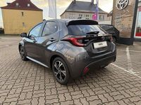 Neu Toyota Yaris Hybrid 116 PS (85 kW) 2025 Grau Limousine