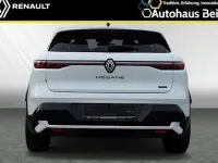Używany Renault Megane E-Tech Techno 160 kW (218 KM) 2024 Biały Sedan/Limuzyna