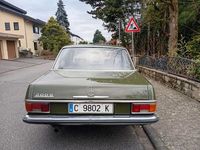 Gebraucht Mercedes 200 60 PS (44 kW) 1975 Grün Limousine
