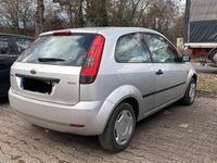 Gebraucht Ford Fiesta 68 PS (50 kW) 2004 Silber Kleinwagen