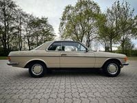 Używany Mercedes E230 136 KM (100 kW) 1983 Beżowy Coupe