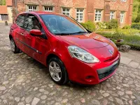 Używany Renault Clio II 75 KM (55 kW) 2010 Czerwony Hatchback