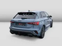 Neu Audi RS3 Sport 400 PS (294 kW) 2025 Kemoragrau metallic Limousine