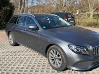 Gebraucht Mercedes E220 194 PS (142 kW) 2018 Grau Kombi