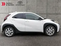Gebraucht Toyota Aygo Active 72 PS (52 kW) 2024 Weiss Kleinwagen